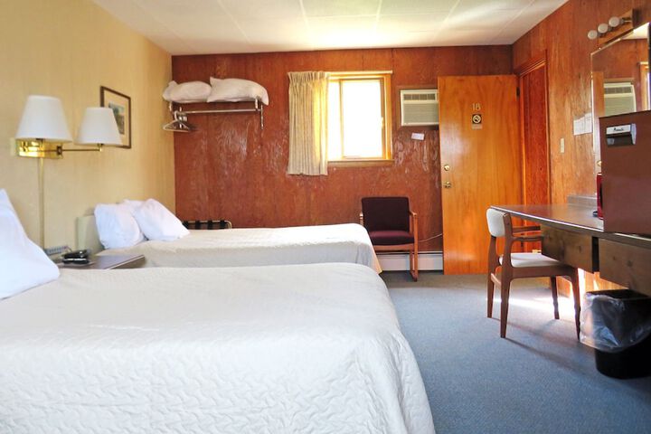 Room 10 of 50