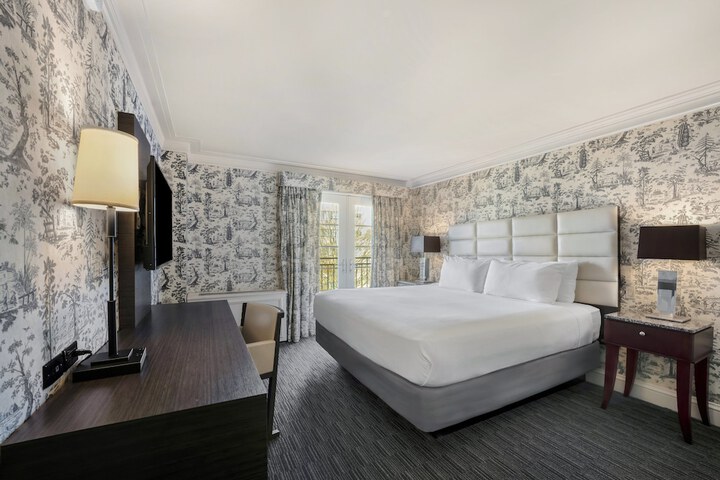 Room 28 of 44