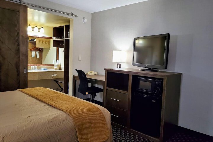 AmericInn by Wyndham Watertown