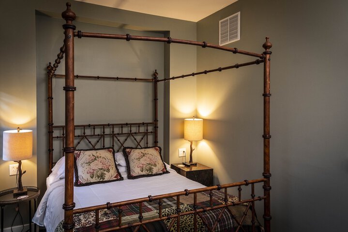 Room 145 of 335