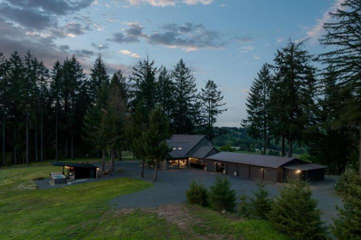 Escape to Wine Country Luxurious Getaway Awaits