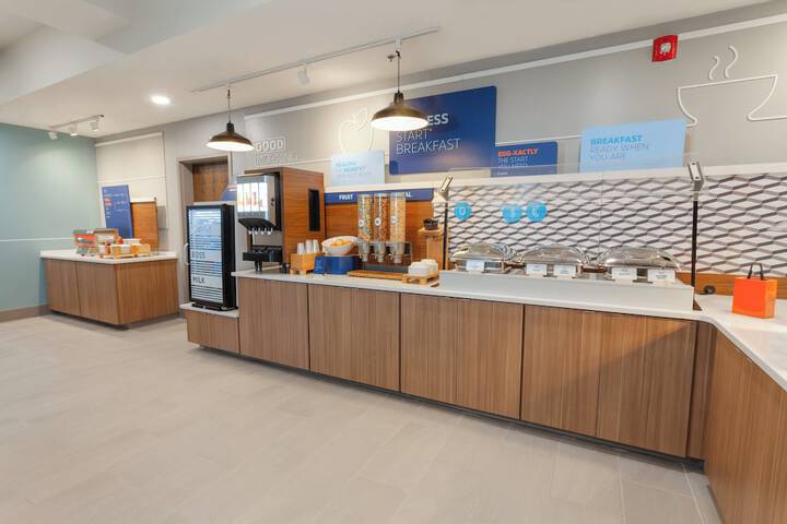 Holiday Inn Express & Suites Logan by IHG