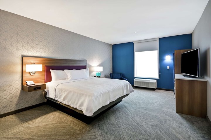 Room 27 of 46