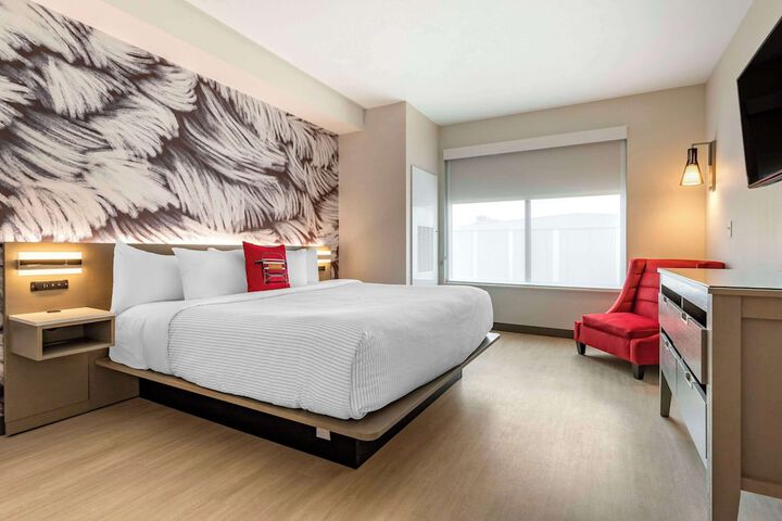 Room 28 of 60