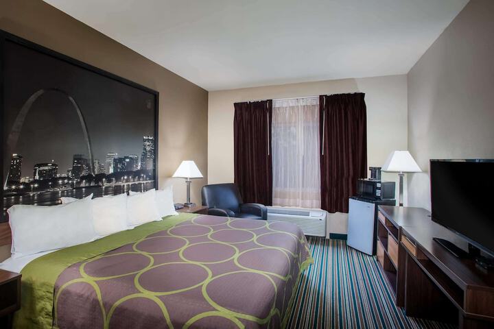 Room 13 of 15