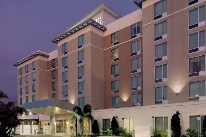 Hotel 2 of 63