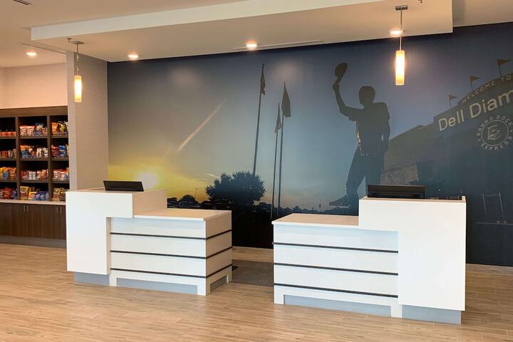 La Quinta Inn & Suites by Wyndham Round Rock near Kalahari