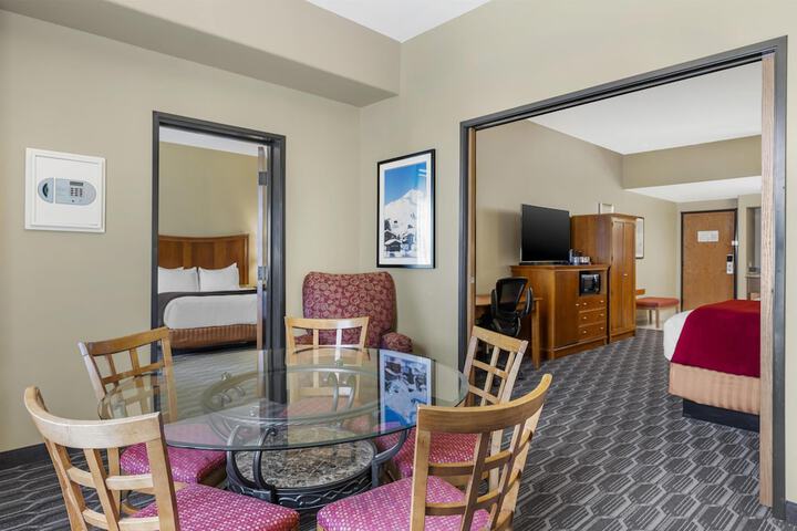 Best Western Plus Swiss Chalet Hotel & Suites