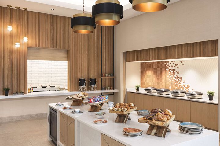 Breakfast/Coffee Service 87 of 98