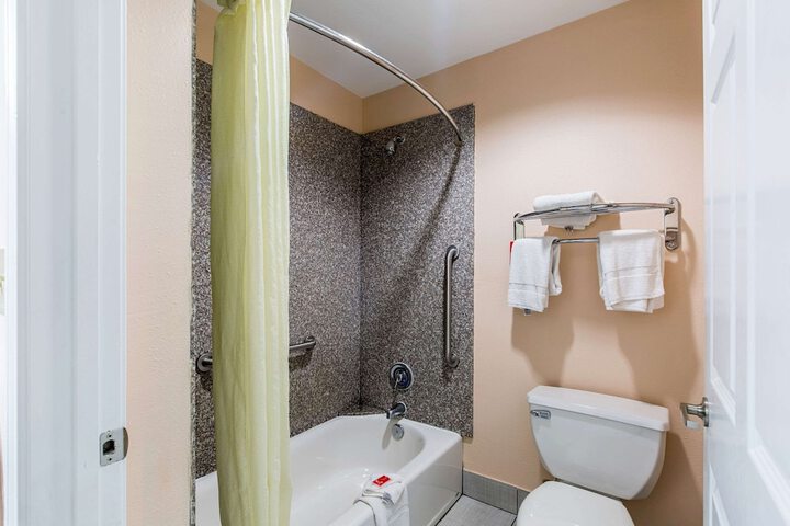 Room 4 of 24