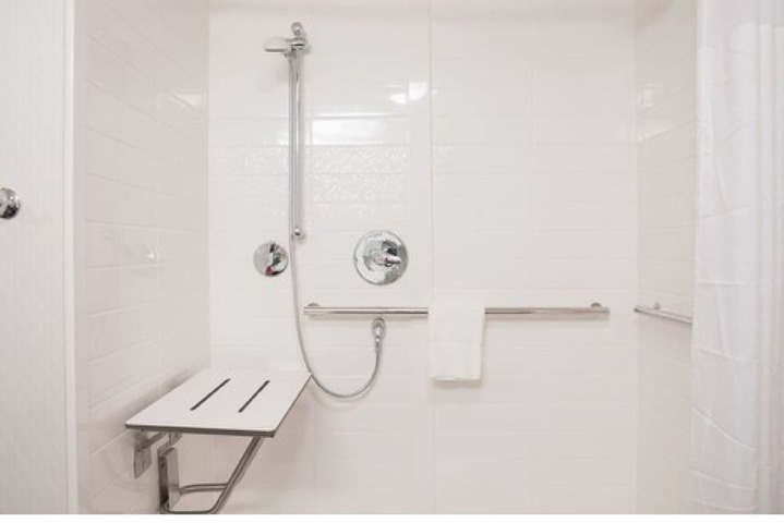 Room 5 of 28
