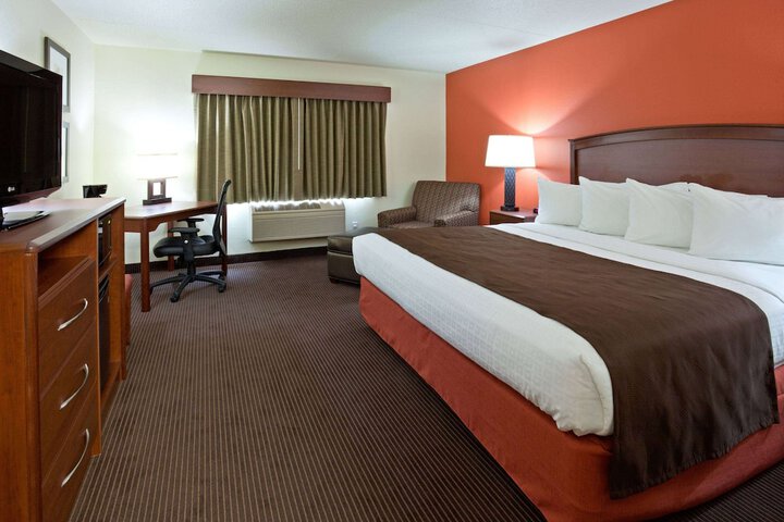 Room 10 of 14