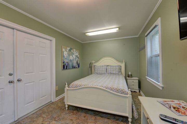 Room 33 of 44