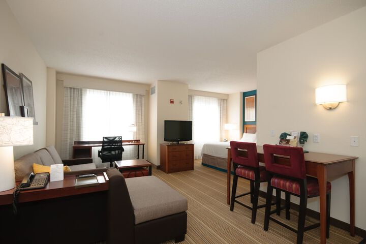 Room 21 of 36