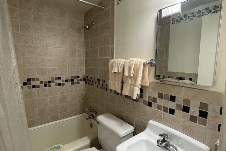 Room 14 of 37