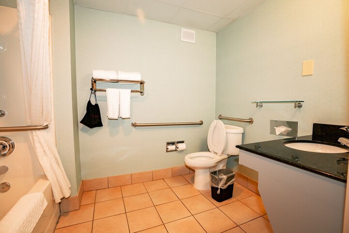 Room 13 of 17