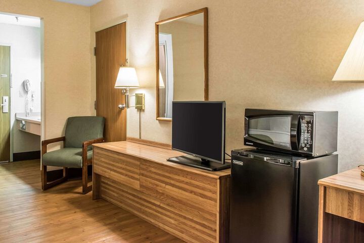 Room 8 of 25