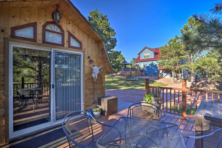 Tiny Cabin w / Outdoor Dining Area - Near Keystone!