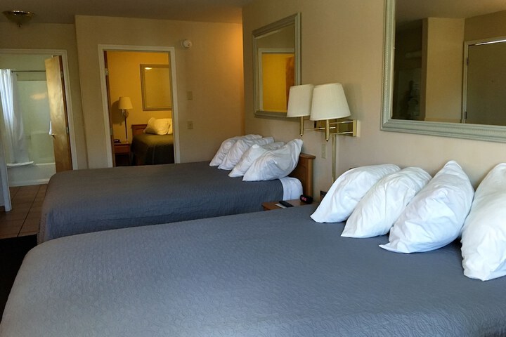 Room 53 of 64