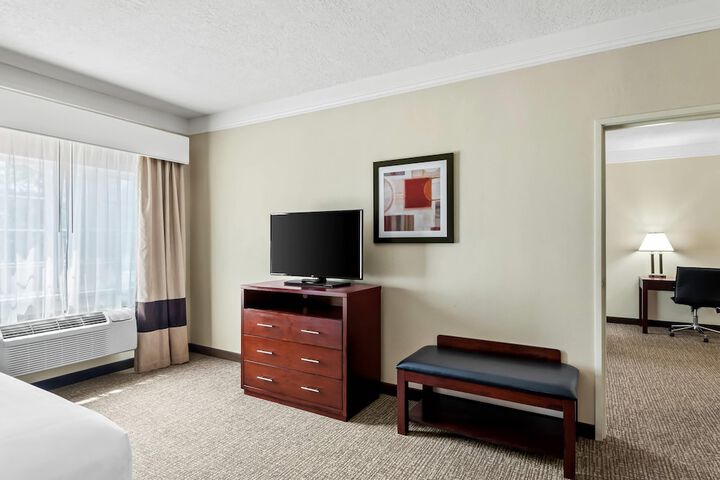 Comfort Suites Linn County