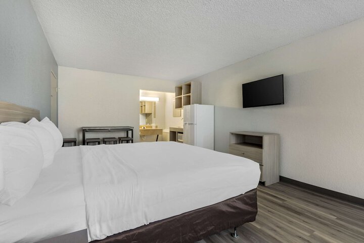 Room 15 of 29