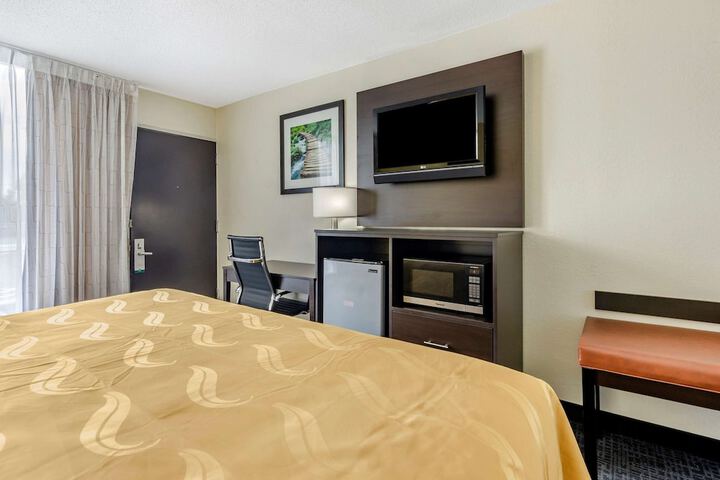 Room 14 of 24