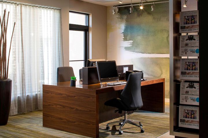 Business Center 31 of 31