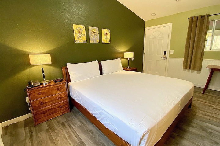 Europa Inn & Suites