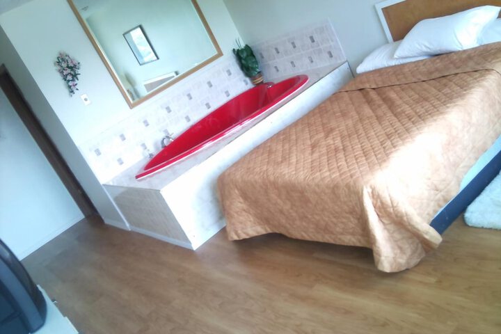 Room 32 of 45