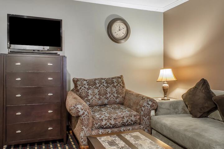 Room 26 of 32