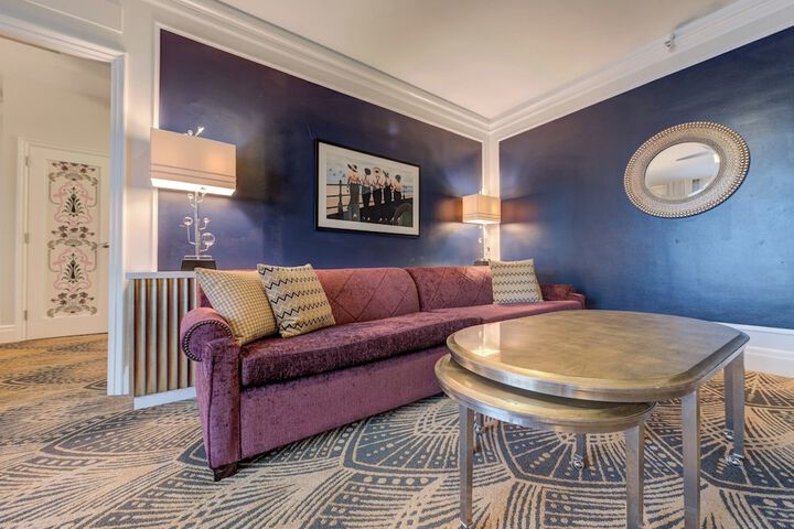 Room 32 of 51
