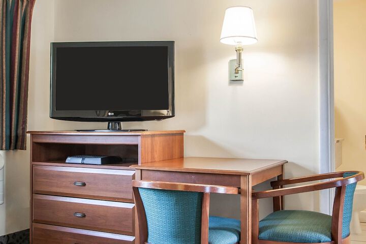 Econo Lodge Newton