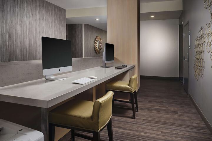 Business Center 27 of 28