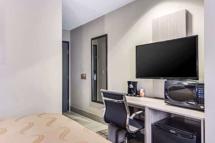 Quality Inn & Suites Grove City - Outlet Mall