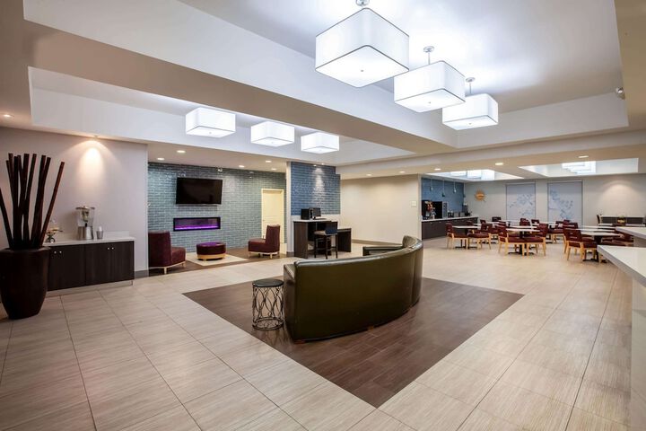 Hotel Interior 6 of 28