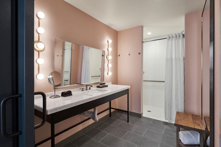 The Memphian a Tribute Portfolio Hotel