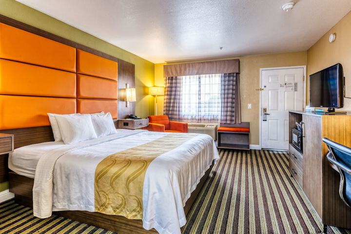 Room 19 of 38