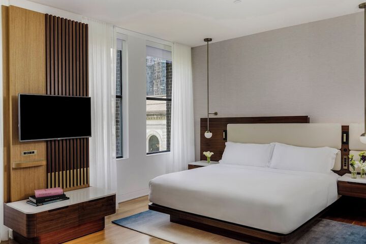 Room 28 of 54