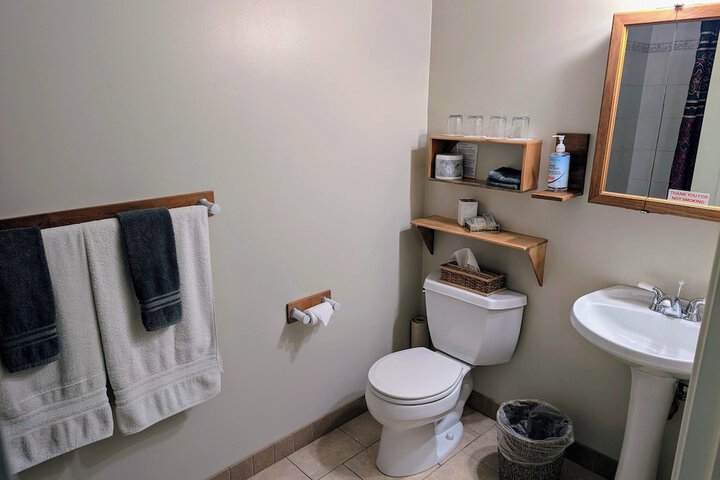 Cedar Wood Lodge B & B