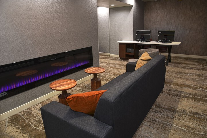 Business Center 30 of 30