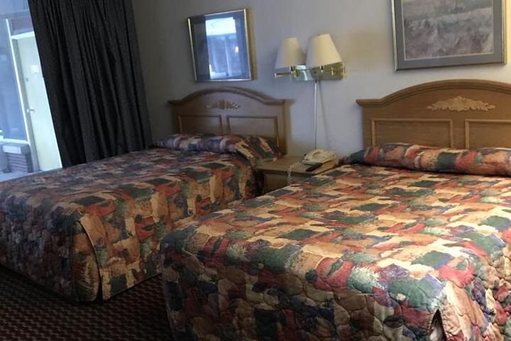 KARAKAHL COUNTRY INN