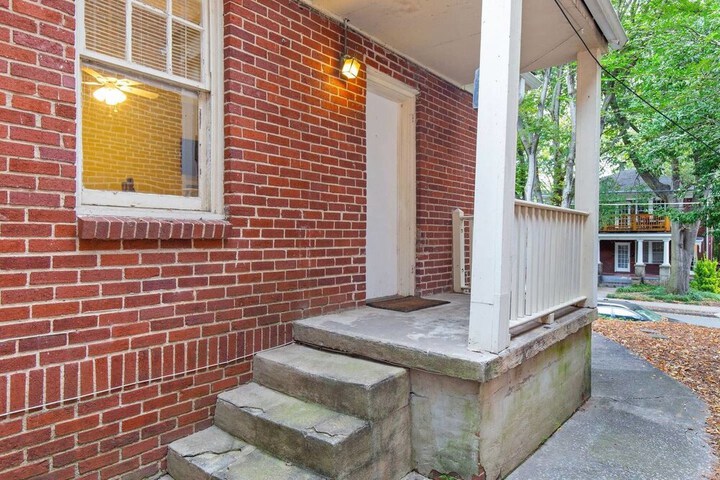 Heart of Midtown Hideaway Prime Location