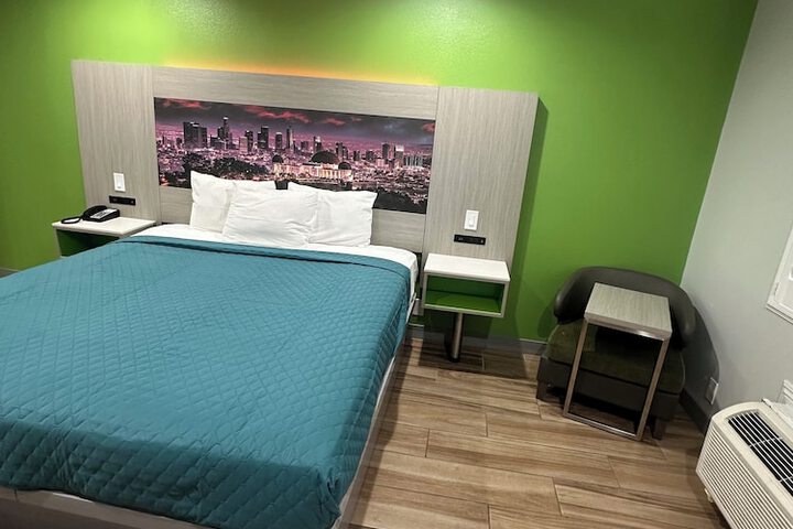 Room 33 of 45
