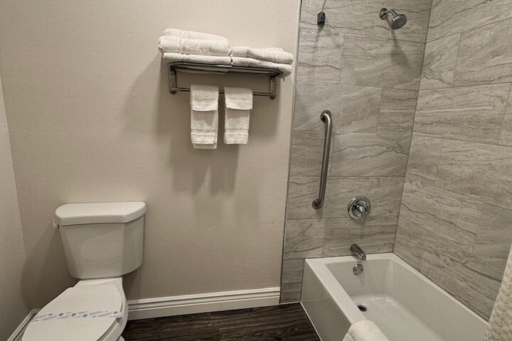 Room 13 of 21