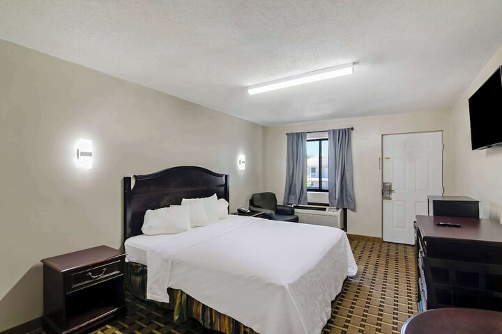 Room 15 of 34