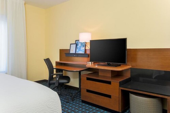 Room 27 of 48