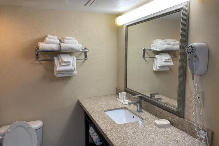 Room 6 of 31