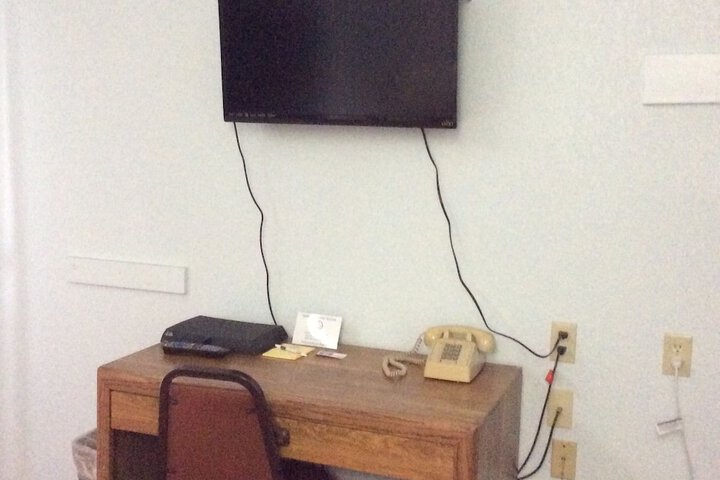 Room 15 of 34