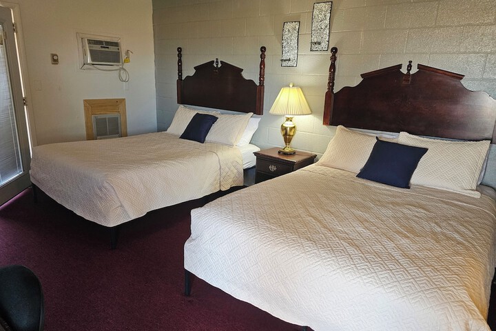 Room 16 of 38
