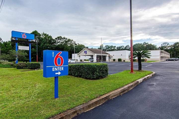 Motel 6 Bay Minette AL